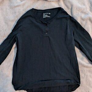Pact Women's Medium shirt